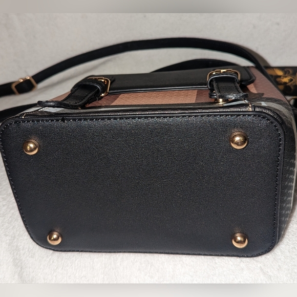 Calista women's three way bag. - Picture 5 of 10